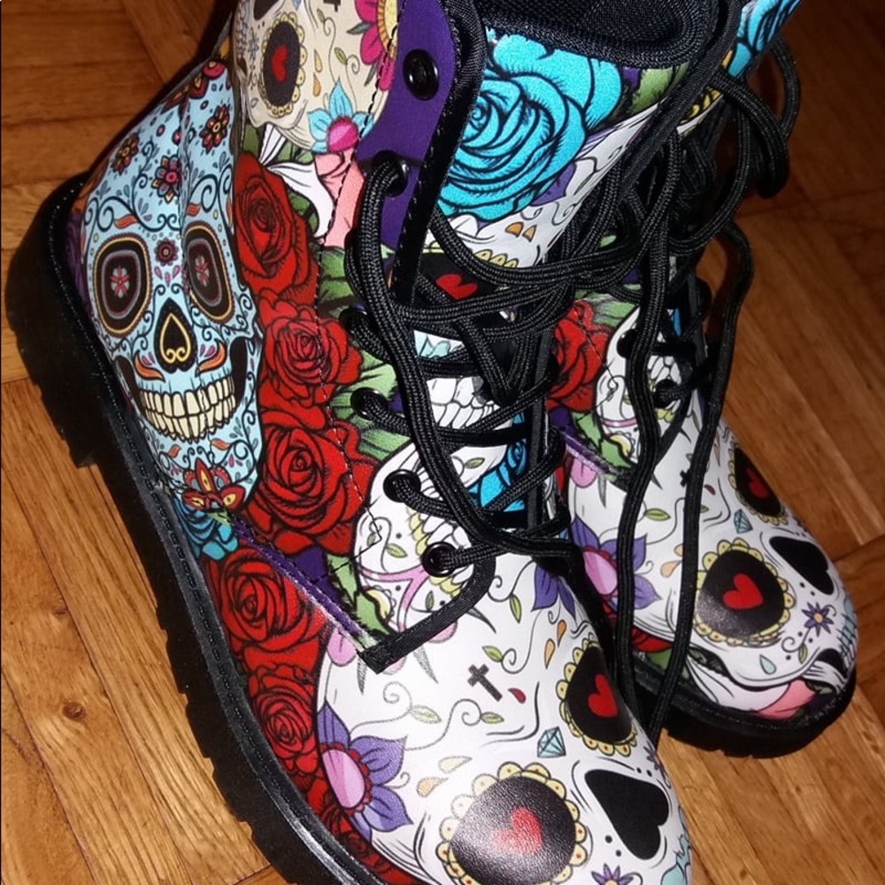 Skull Boot 💀 (similar to Doc marten) RARE